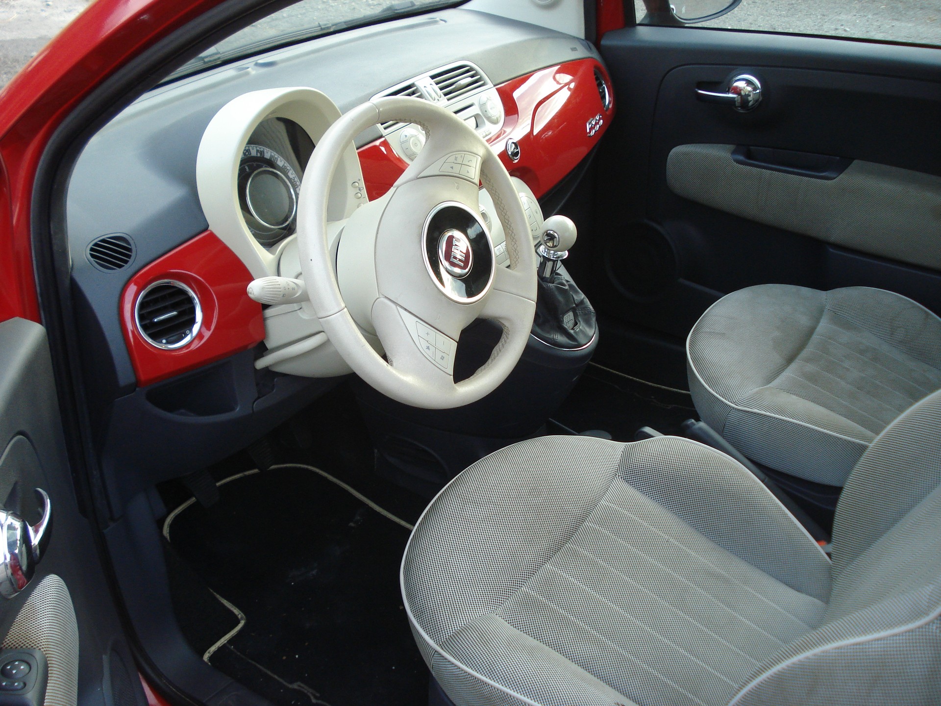 FIAT 500 1.3 JTD Lounge-image-1