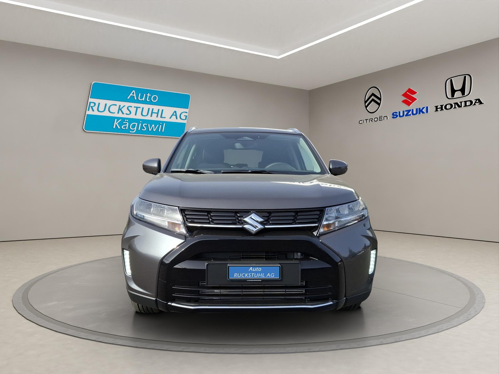 SUZUKI Vitara 1.4 T Sakura Hybrid 4x4-image-2