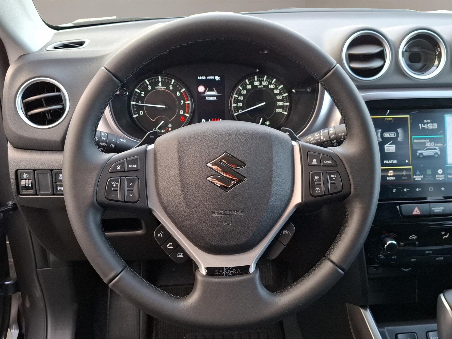SUZUKI Vitara 1.4 T Sakura Hybrid 4x4-image-6