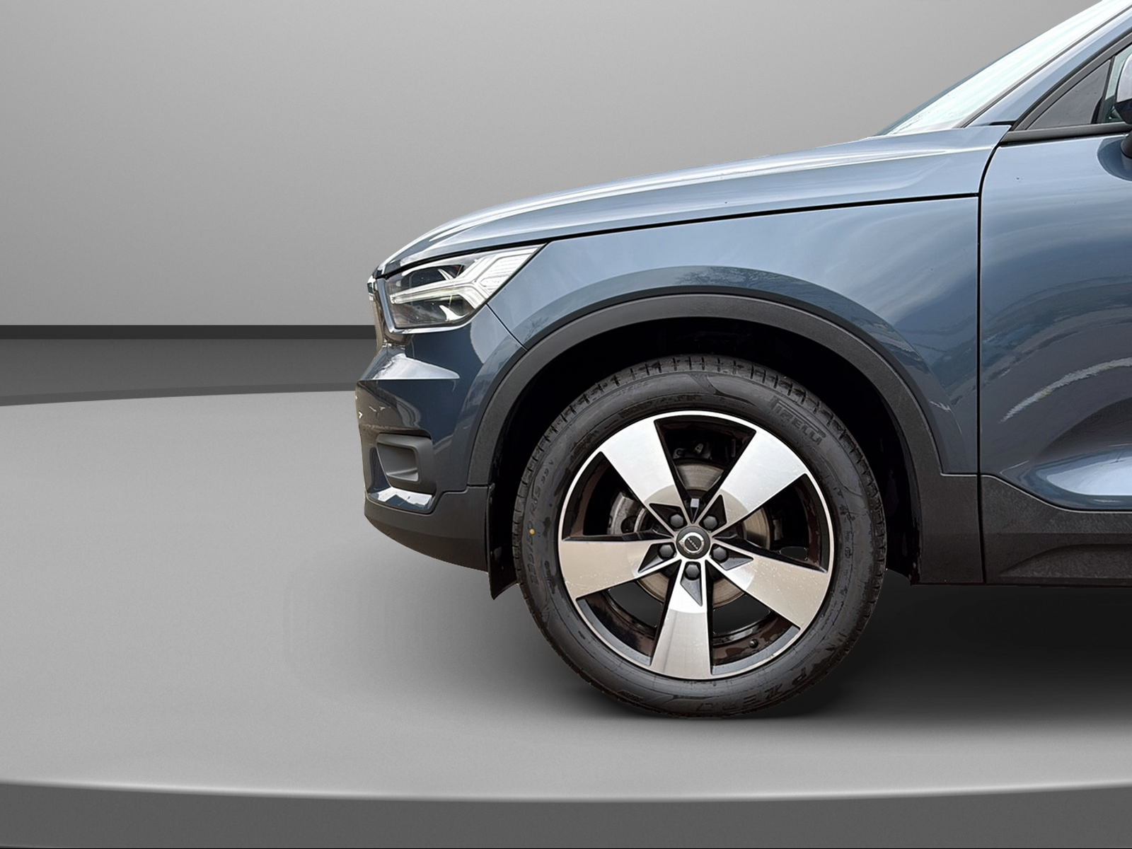 VOLVO XC40 T2 Momentum Light Geartronic-image-14