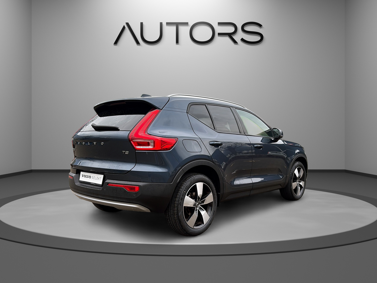 VOLVO XC40 T2 Momentum Light Geartronic-image-4