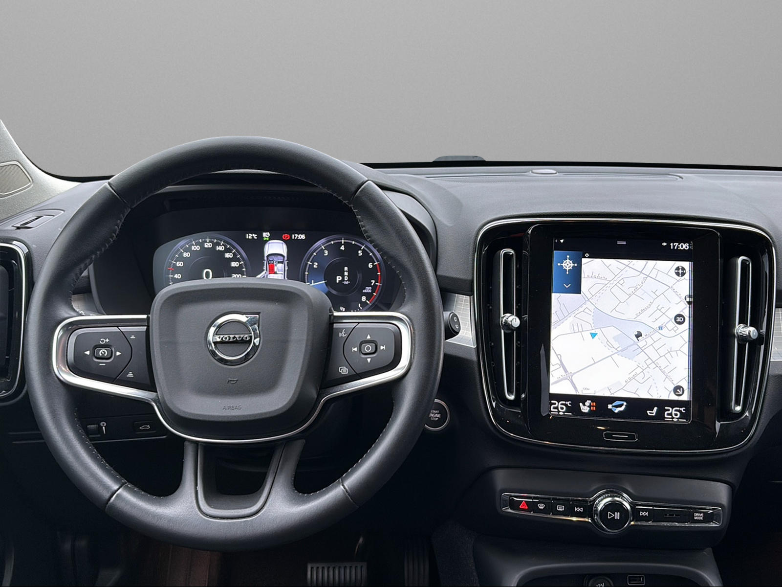 VOLVO XC40 T2 Momentum Light Geartronic-image-11