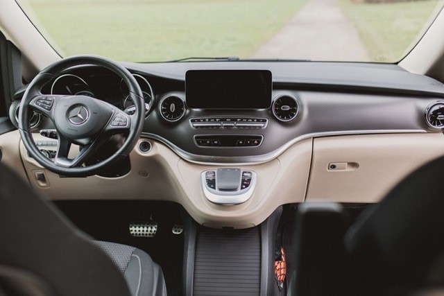 MERCEDES-BENZ Marco Polo 300 d 4M Automat-image-4
