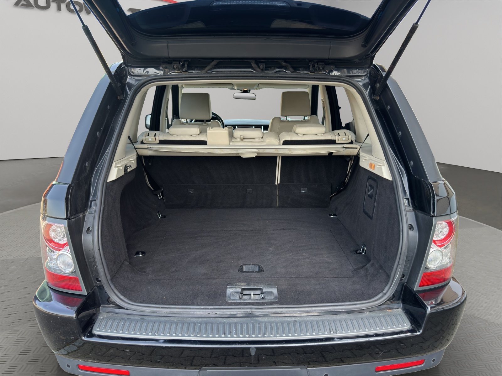 LAND ROVER Range Rover Sport 3.6 TDV8 HSE Automatic-image-11