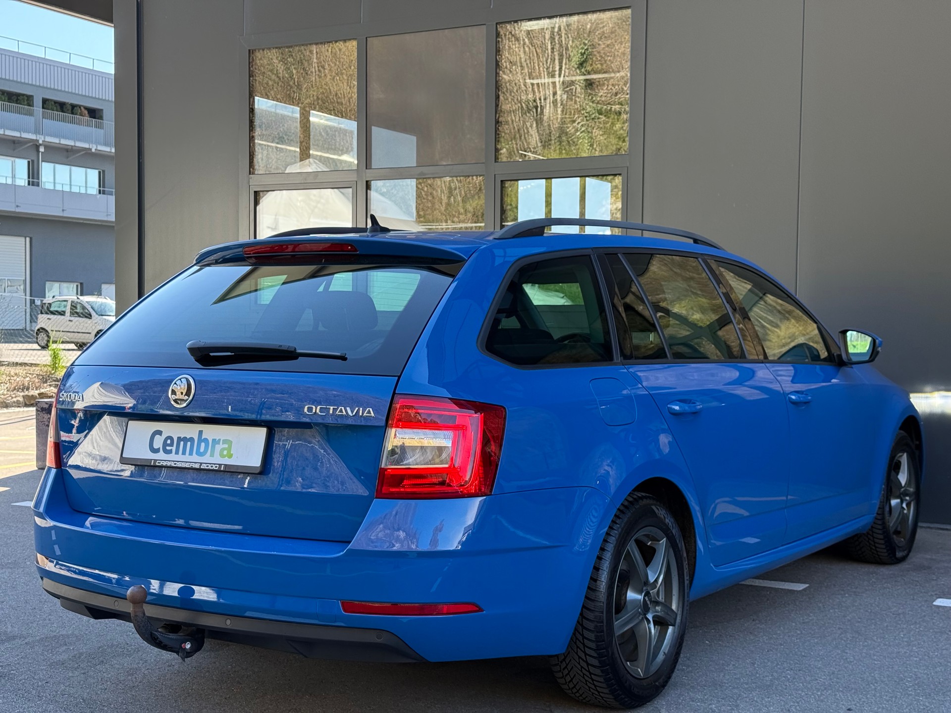 SKODA Octavia Combi 2.0 TDI Swiss Line 25 4x4-image-4