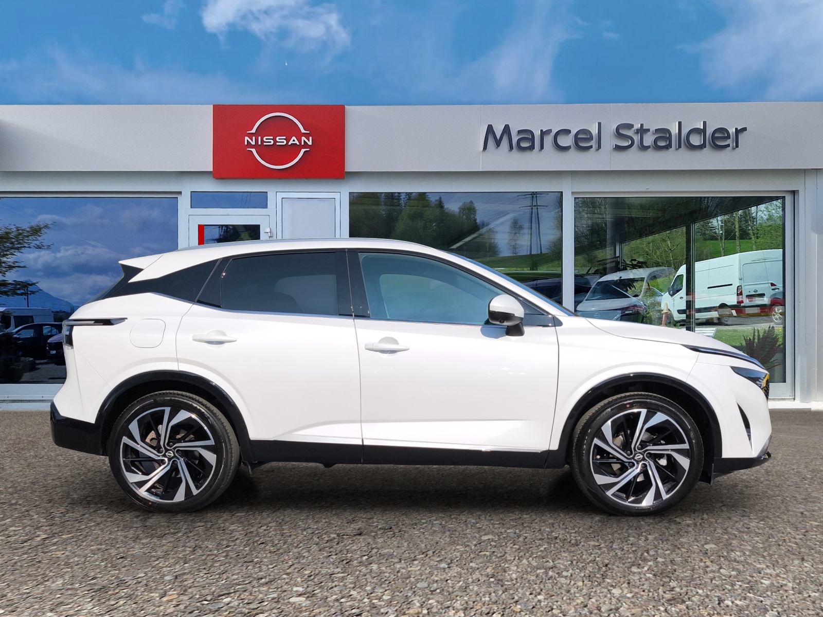 NISSAN Qashqai 1.3 DIG-T MHEV Tekna+ Xtronic 4x4-image-4