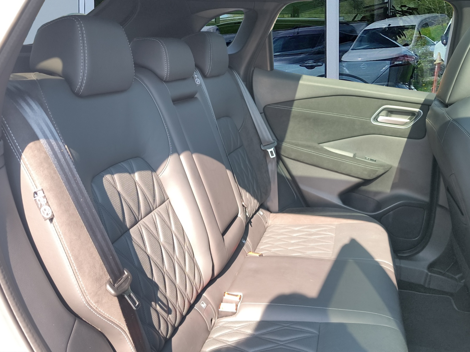 NISSAN Qashqai 1.3 DIG-T MHEV Tekna+ Xtronic 4x4-image-12