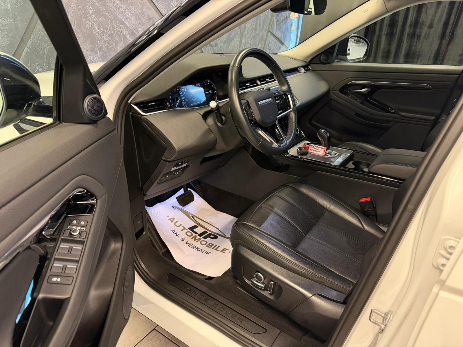 LAND ROVER Range Rover Evoque P 300e AT8-image-10
