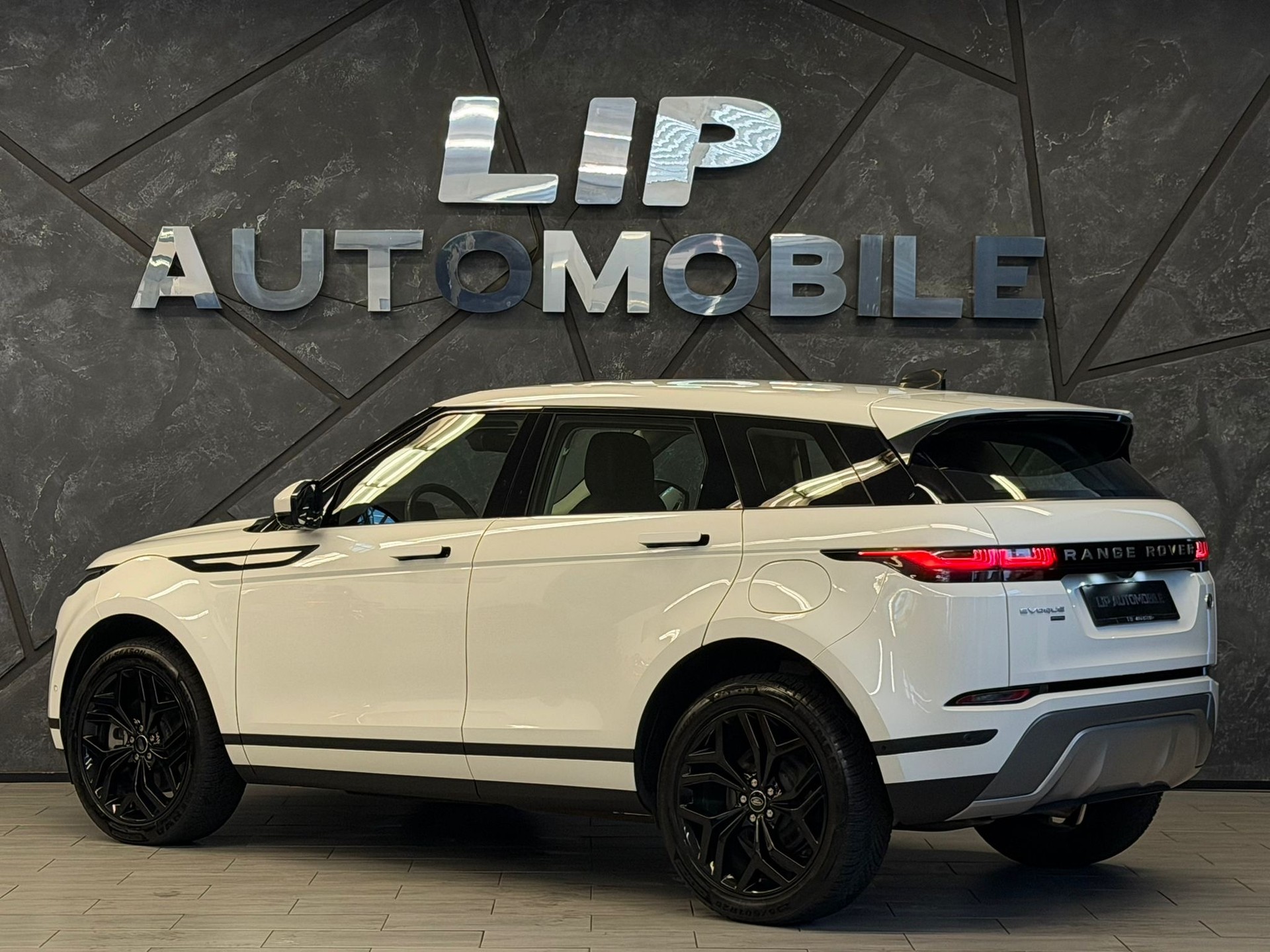 LAND ROVER Range Rover Evoque P 300e AT8-image-7