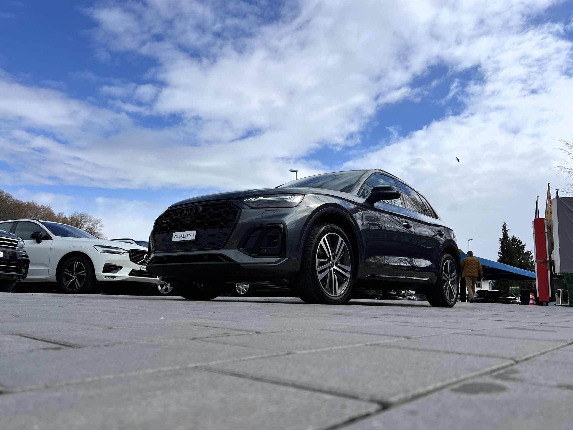 AUDI Q5 40 TDI Black Edition quattro S-tronic-image-8