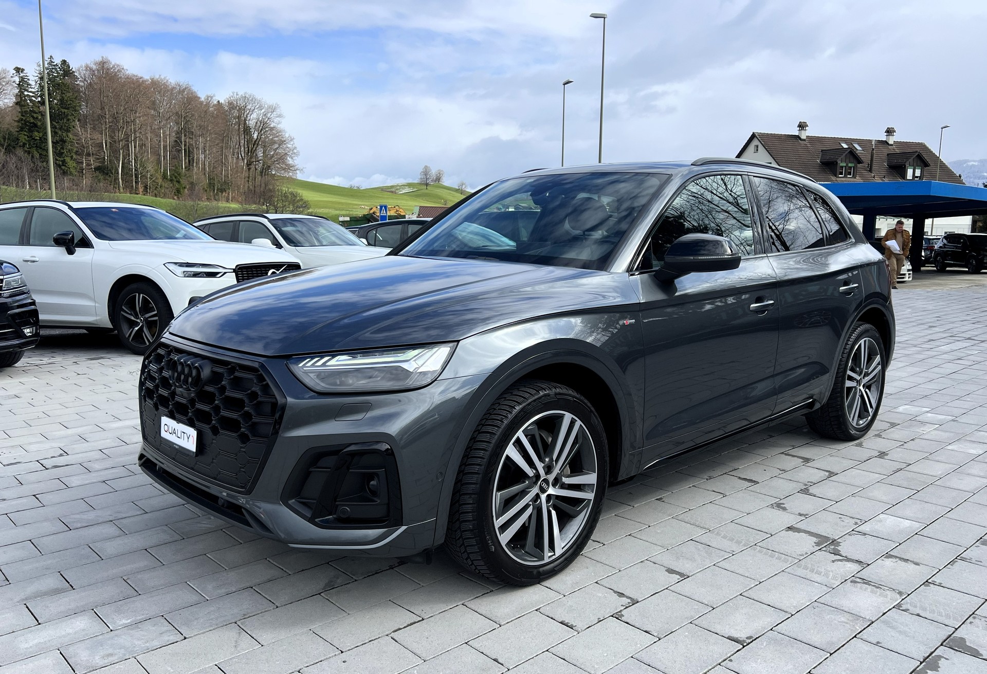 AUDI Q5 40 TDI Black Edition quattro S-tronic-image-0