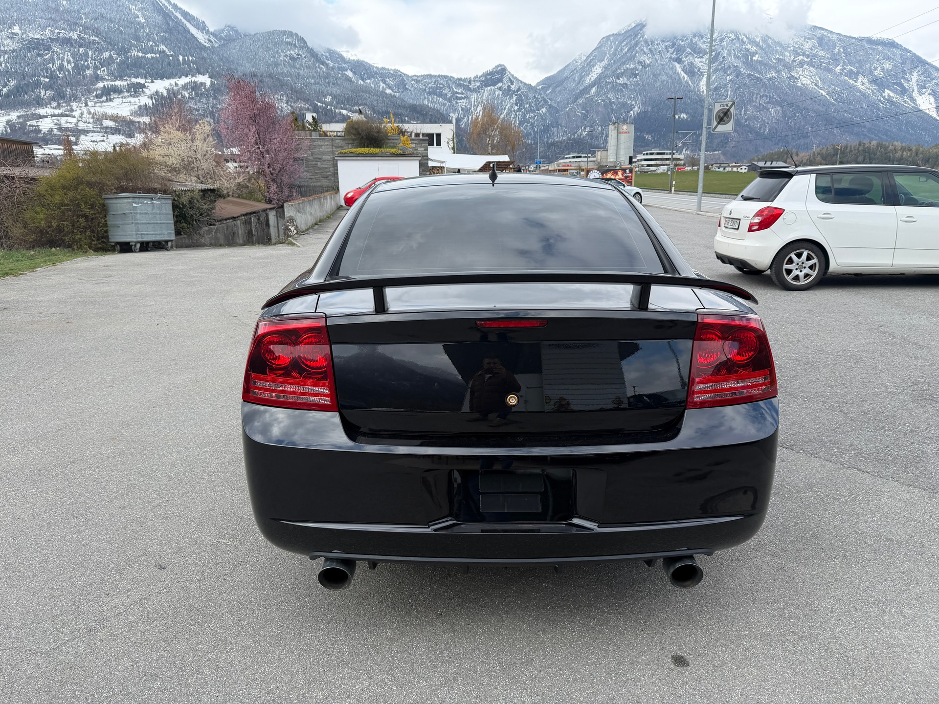 DODGE SRT-8-image-4