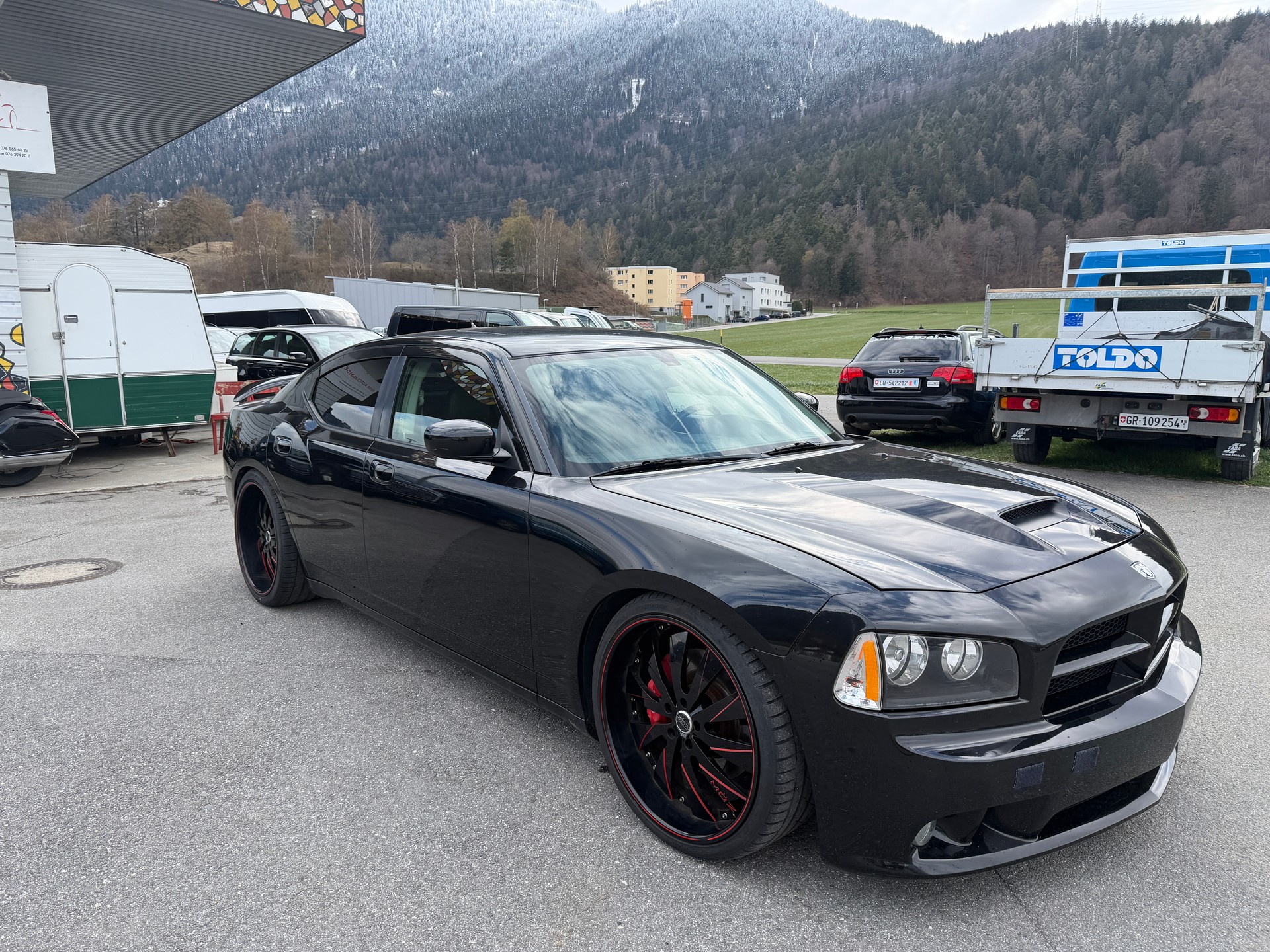 DODGE SRT-8-image-2