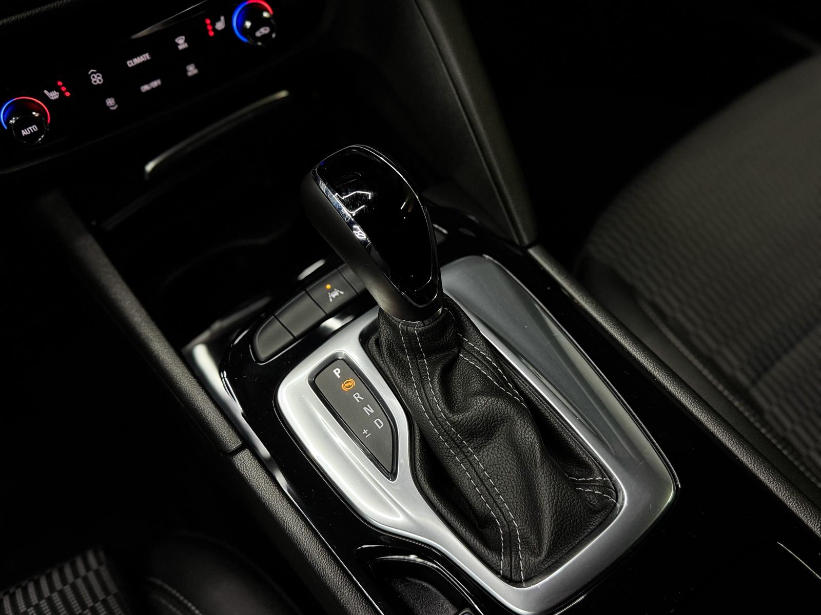 OPEL Insignia 2.0 T Sports Tourer Edition Automatic-image-14