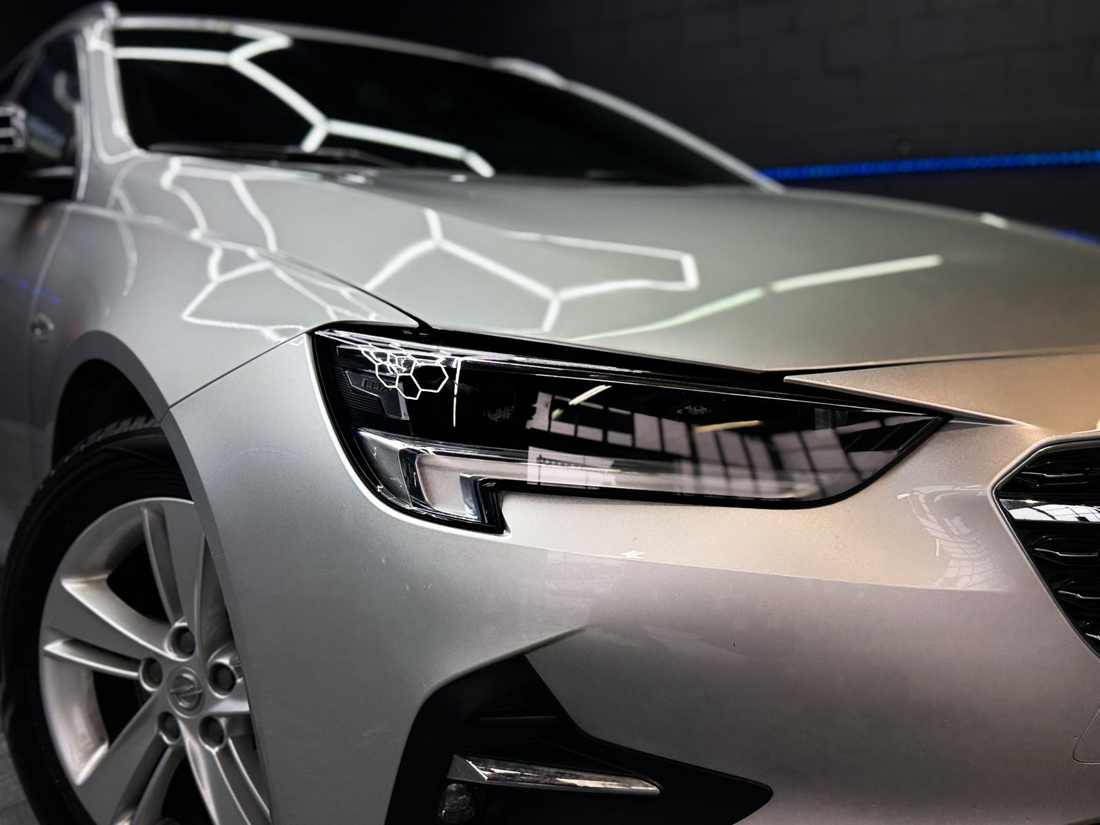 OPEL Insignia 2.0 T Sports Tourer Edition Automatic-image-2
