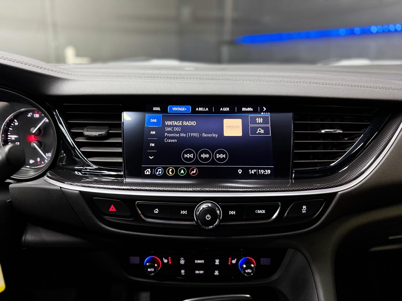 OPEL Insignia 2.0 T Sports Tourer Edition Automatic-image-12