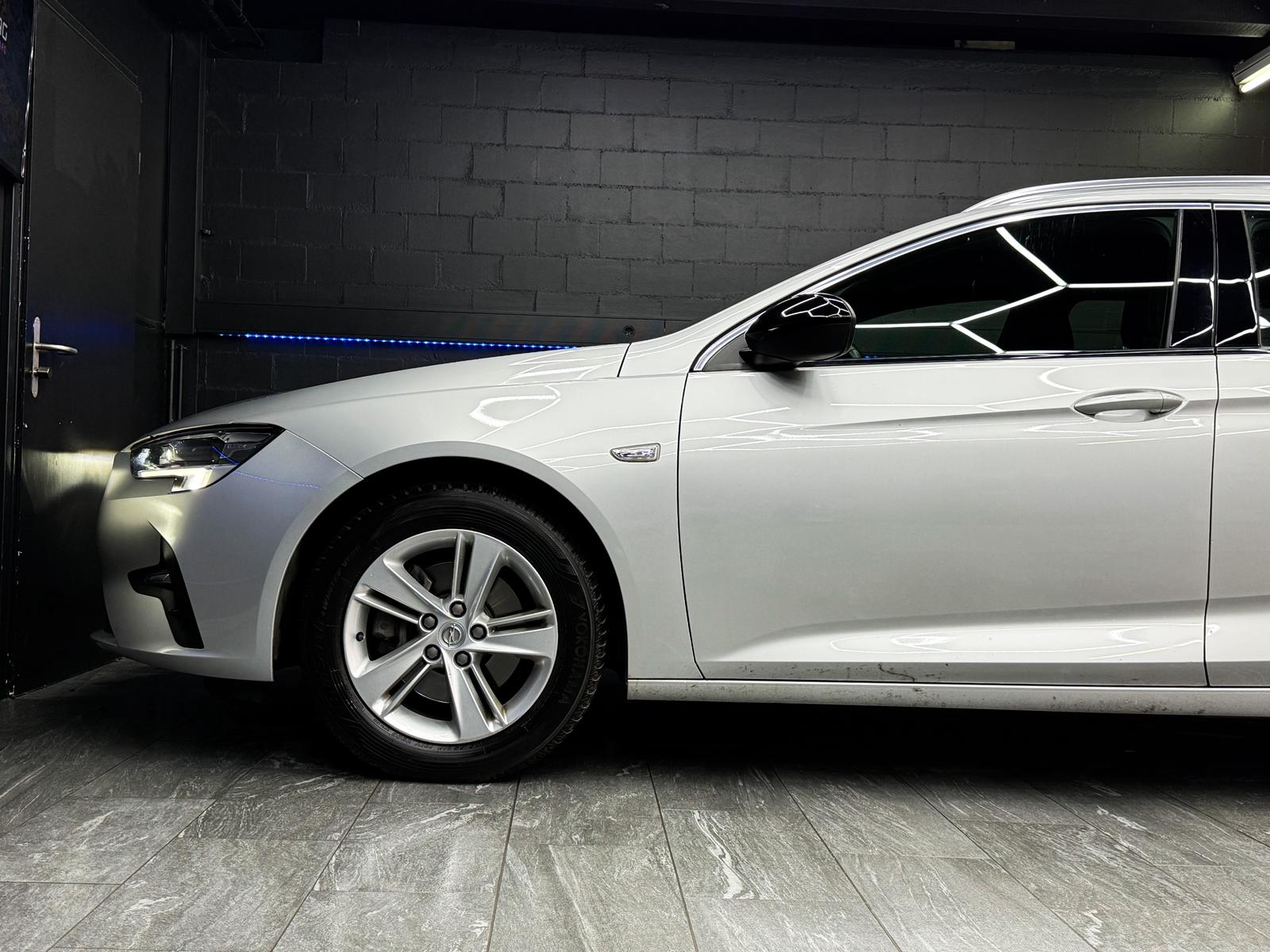 OPEL Insignia 2.0 T Sports Tourer Edition Automatic-image-4