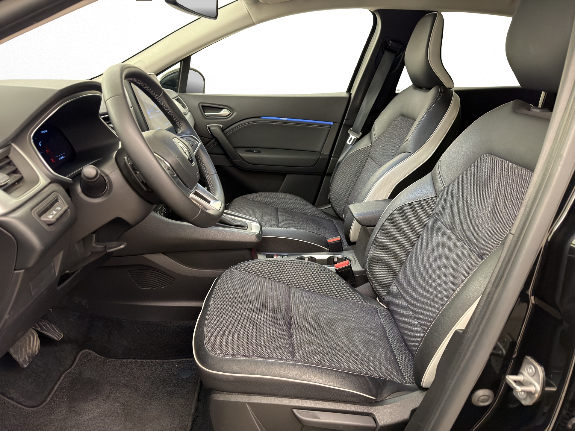 RENAULT Captur 1.3 TCe 140 techno EDC-image-6