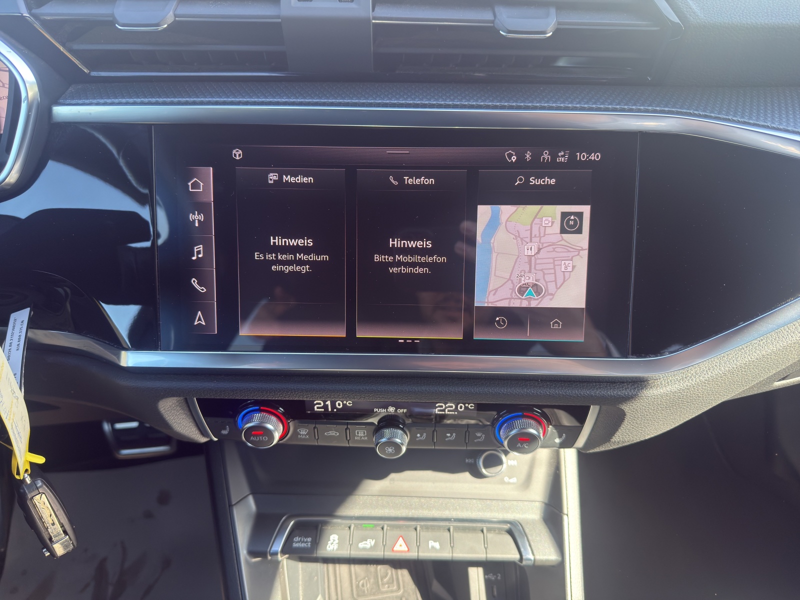 AUDI Q3 45 TFSI e Attraction S-tronic-image-10