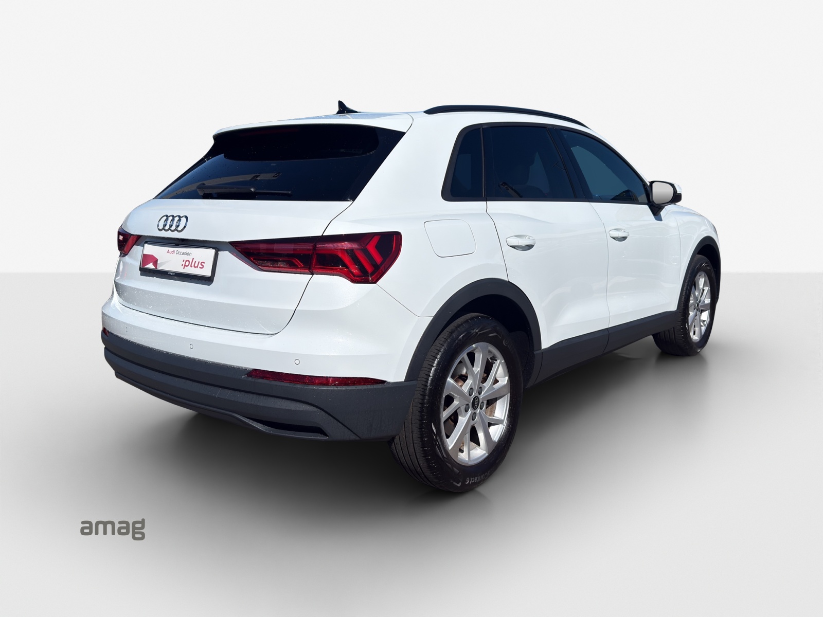 AUDI Q3 45 TFSI e Attraction S-tronic-image-4