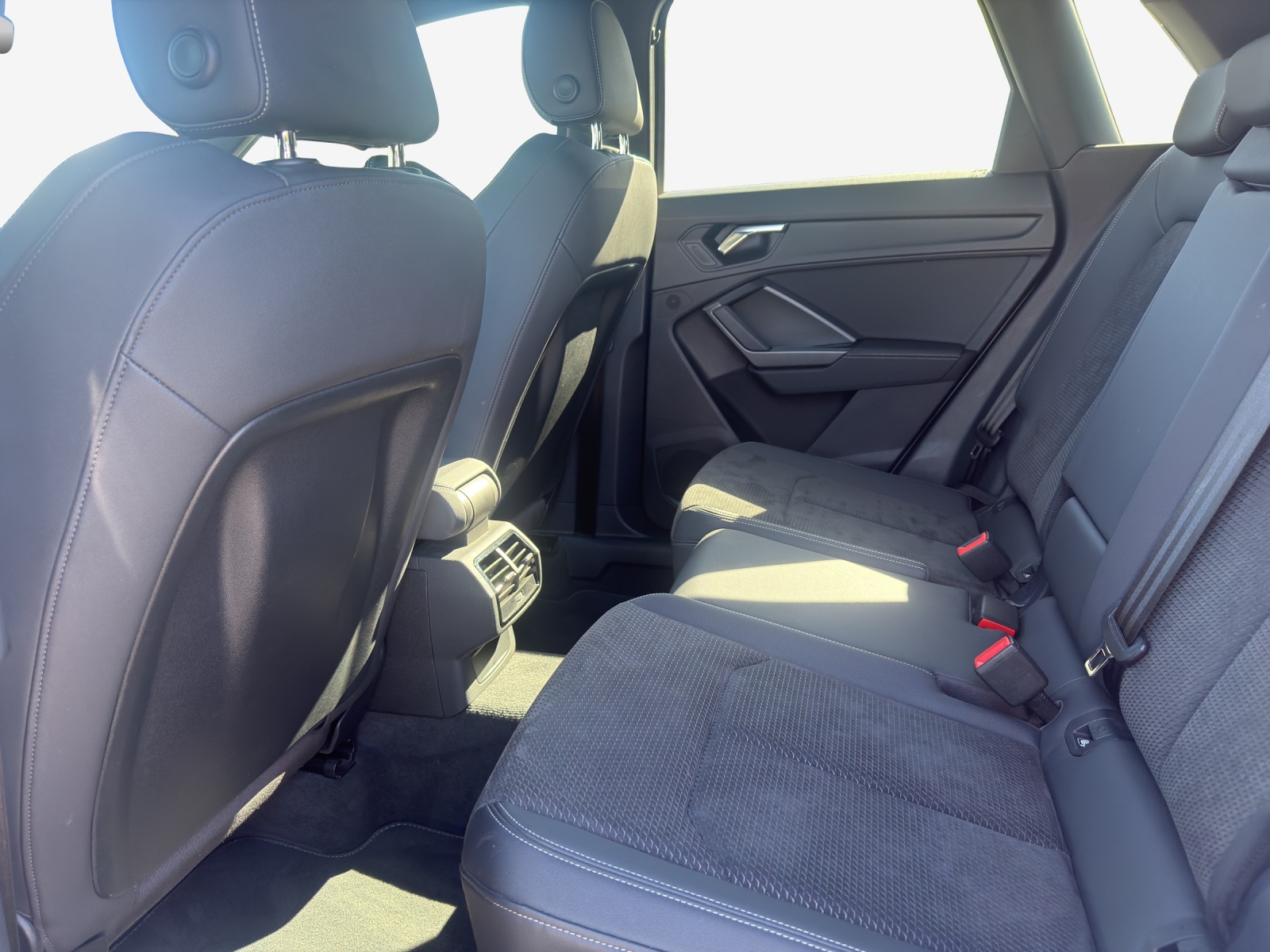 AUDI Q3 45 TFSI e Attraction S-tronic-image-11