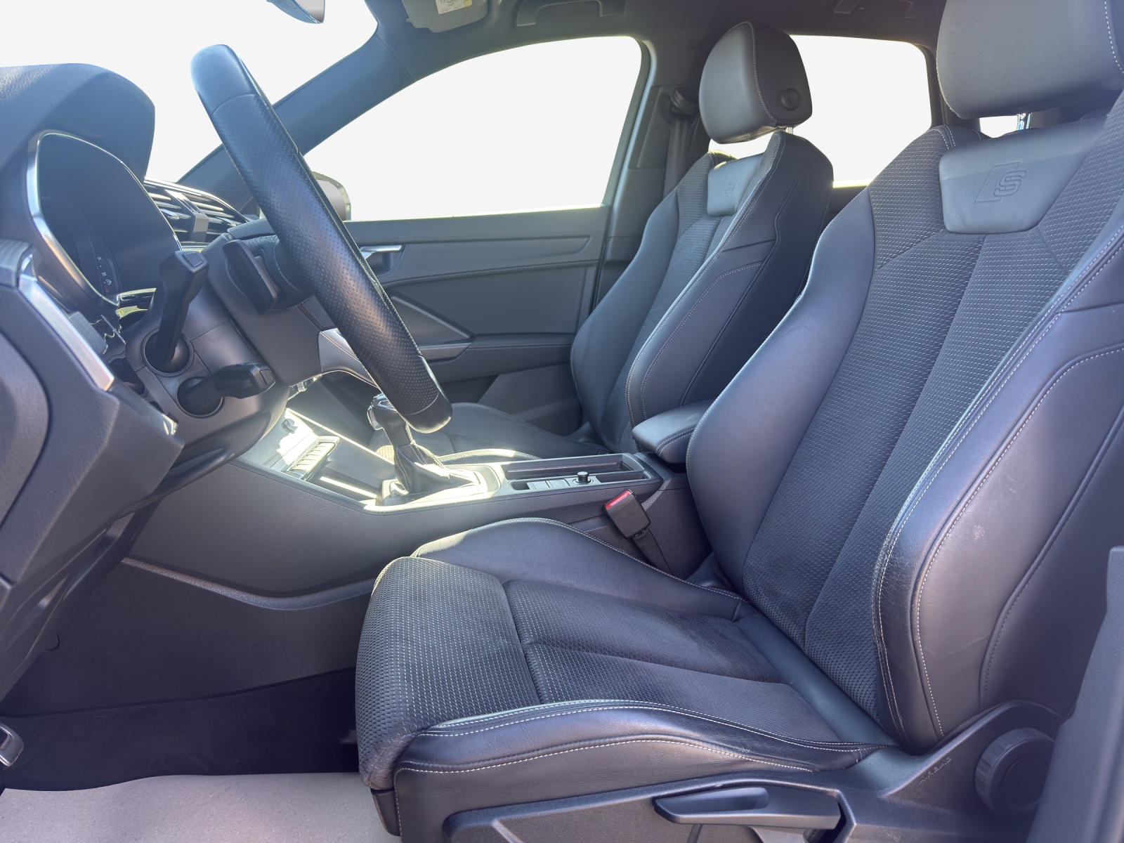 AUDI Q3 45 TFSI e Attraction S-tronic-image-7