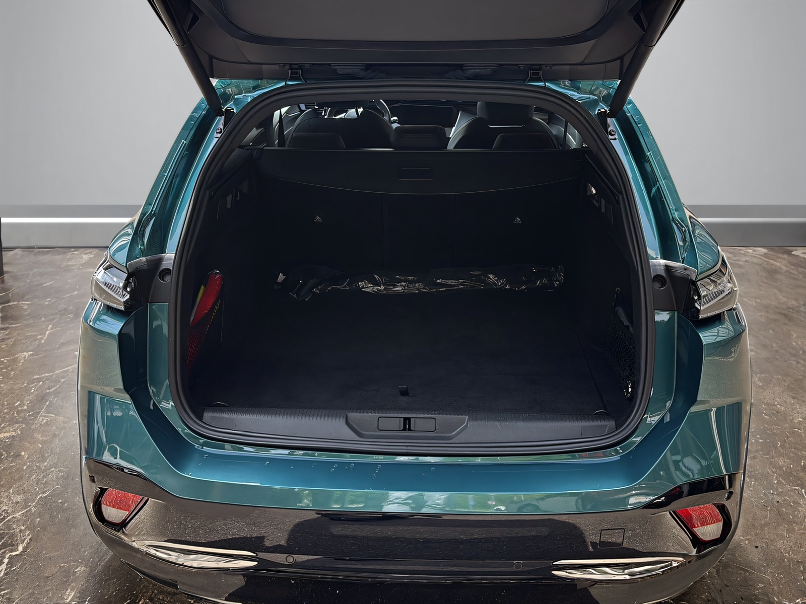 PEUGEOT 308 SW 1.6 PHEV 180 GT-image-10