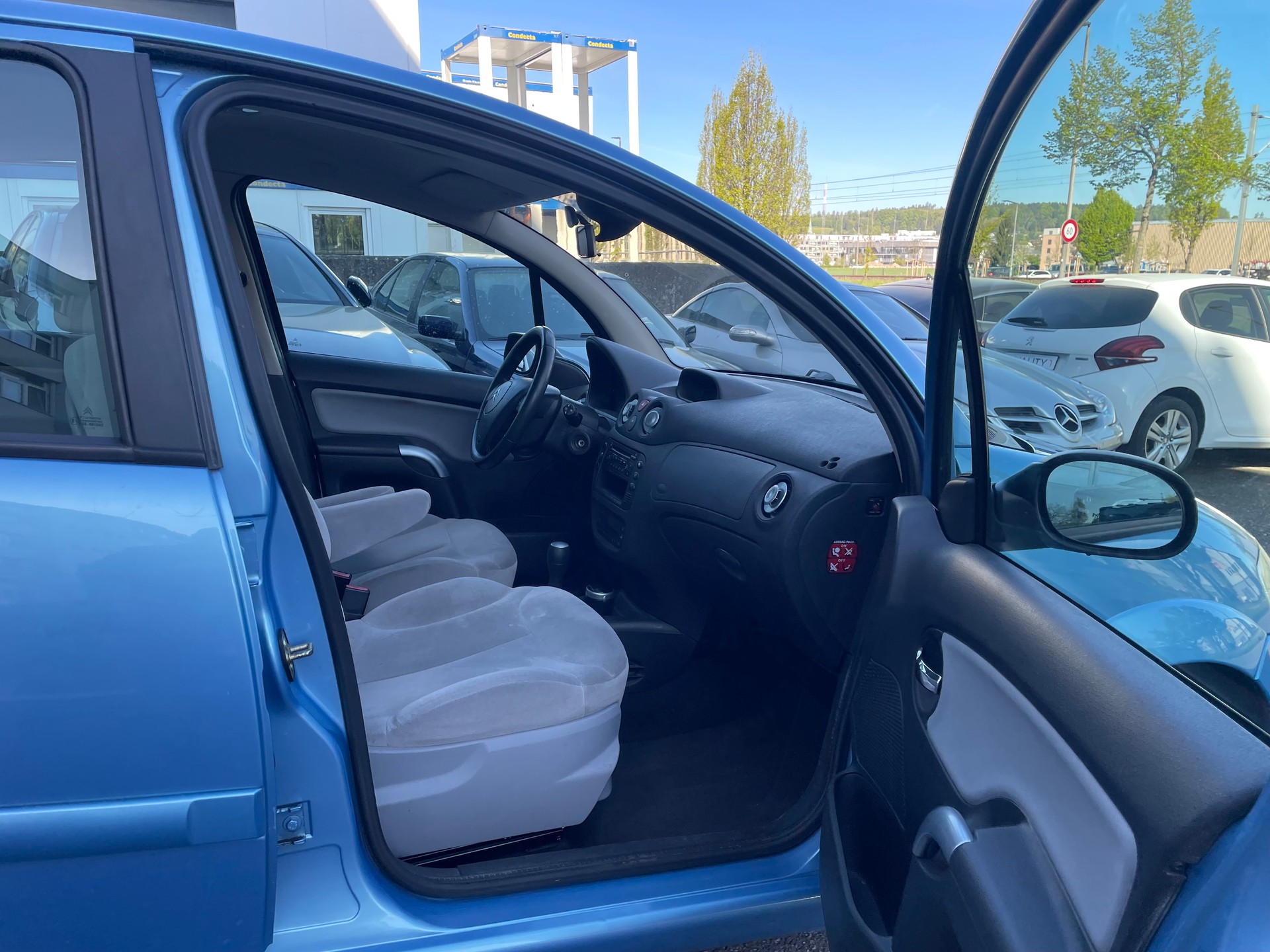CITROEN C3 1.4i Exclusive-image-6