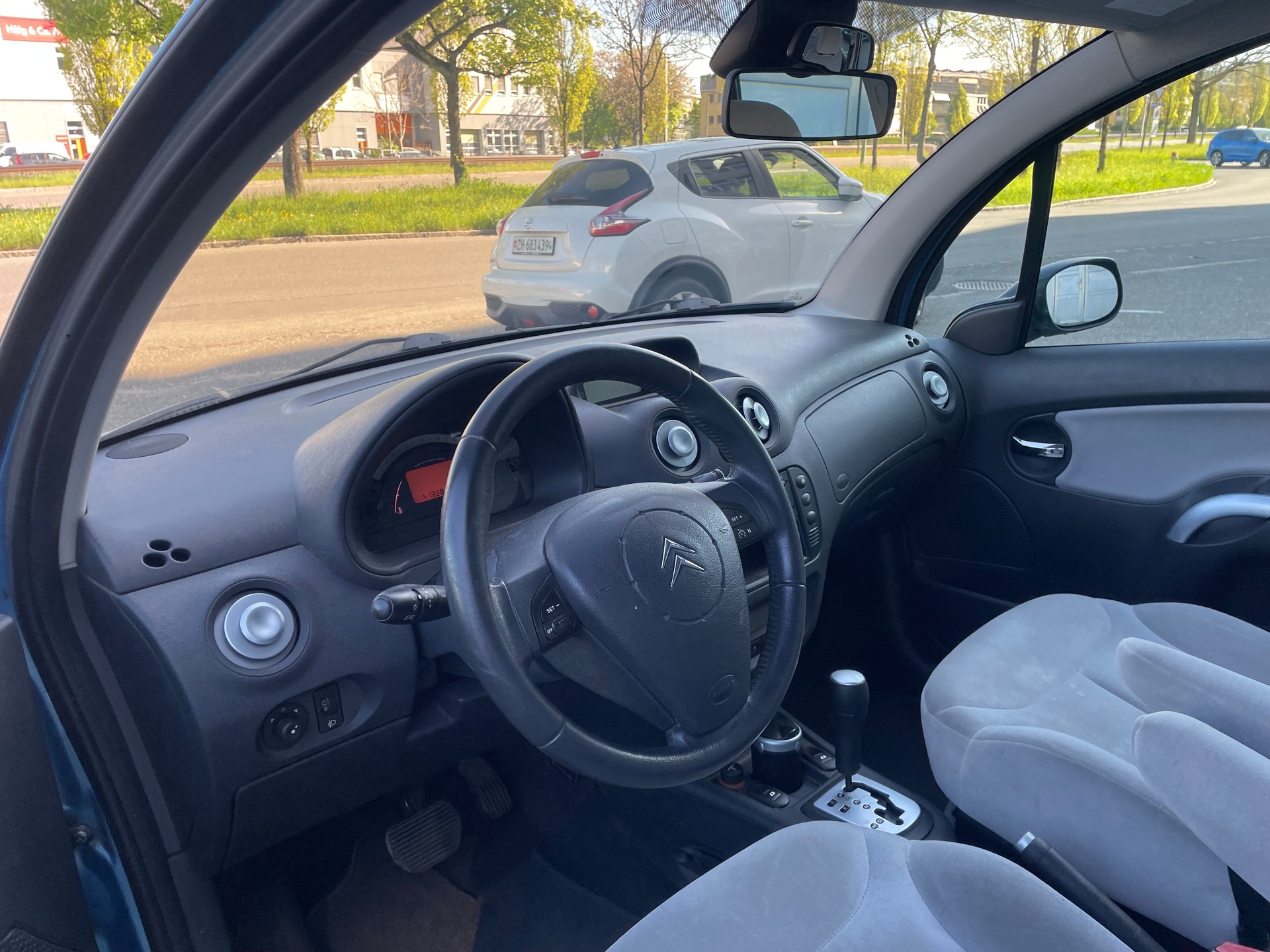 CITROEN C3 1.4i Exclusive-image-9