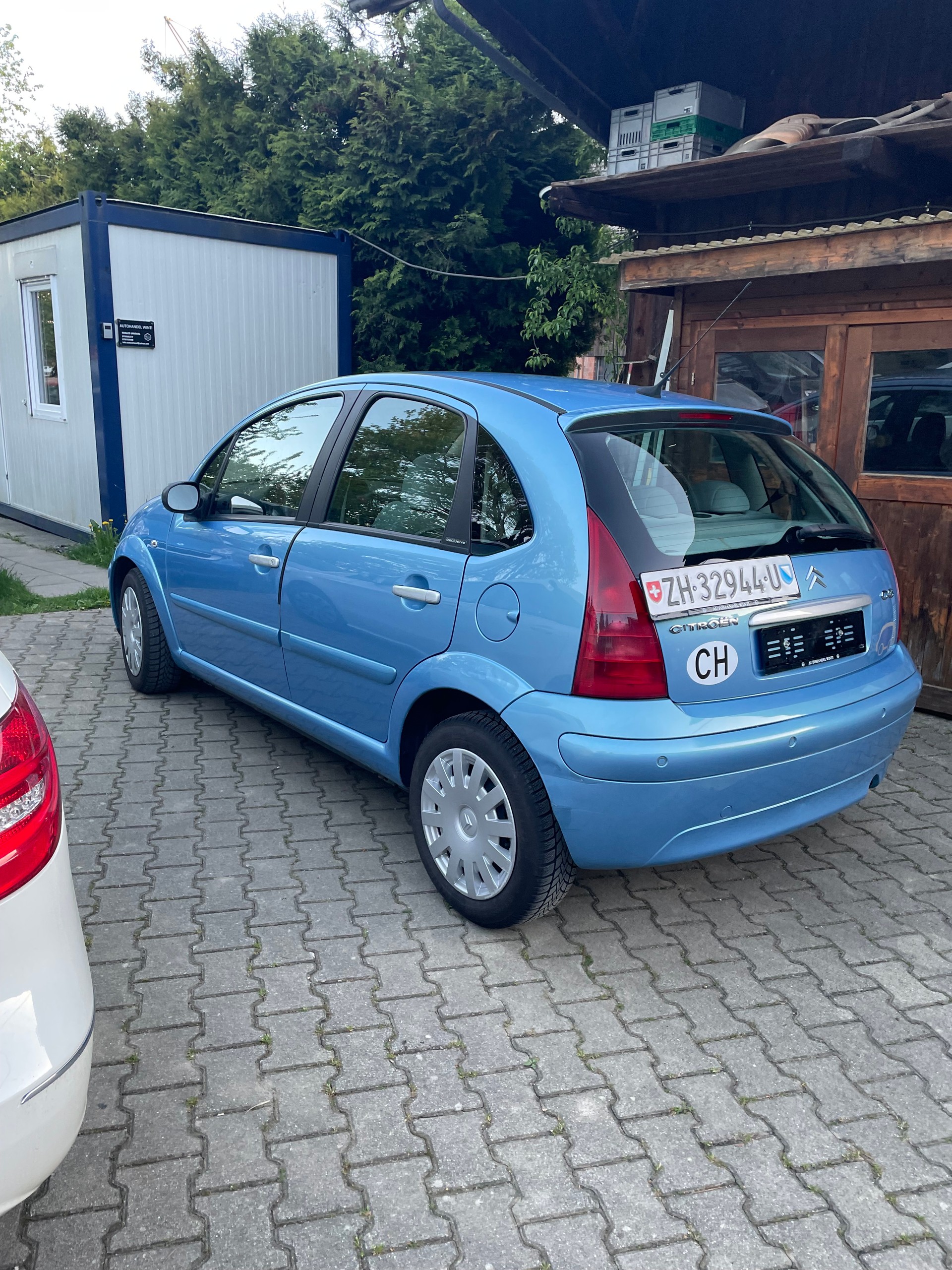 CITROEN C3 1.4i Exclusive-image-3