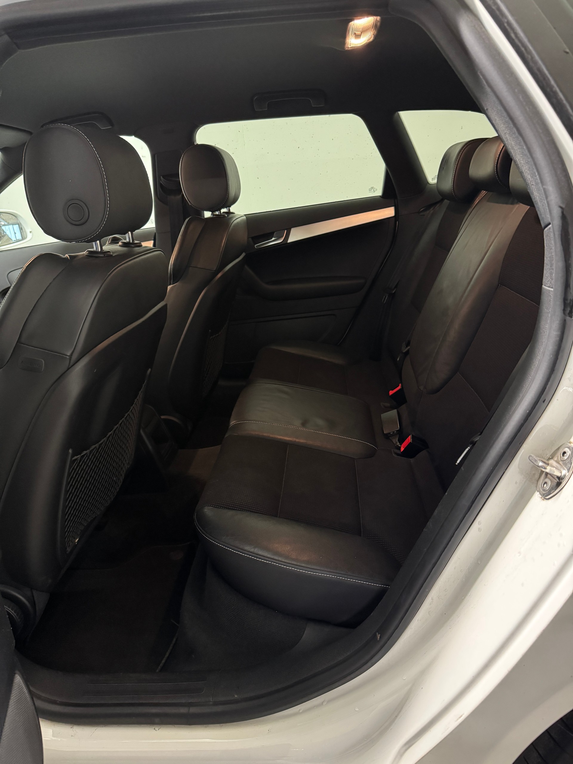 AUDI A3 Sportback 2.0 TFSI Ambition quattro S-tronic *S-Line*-image-8