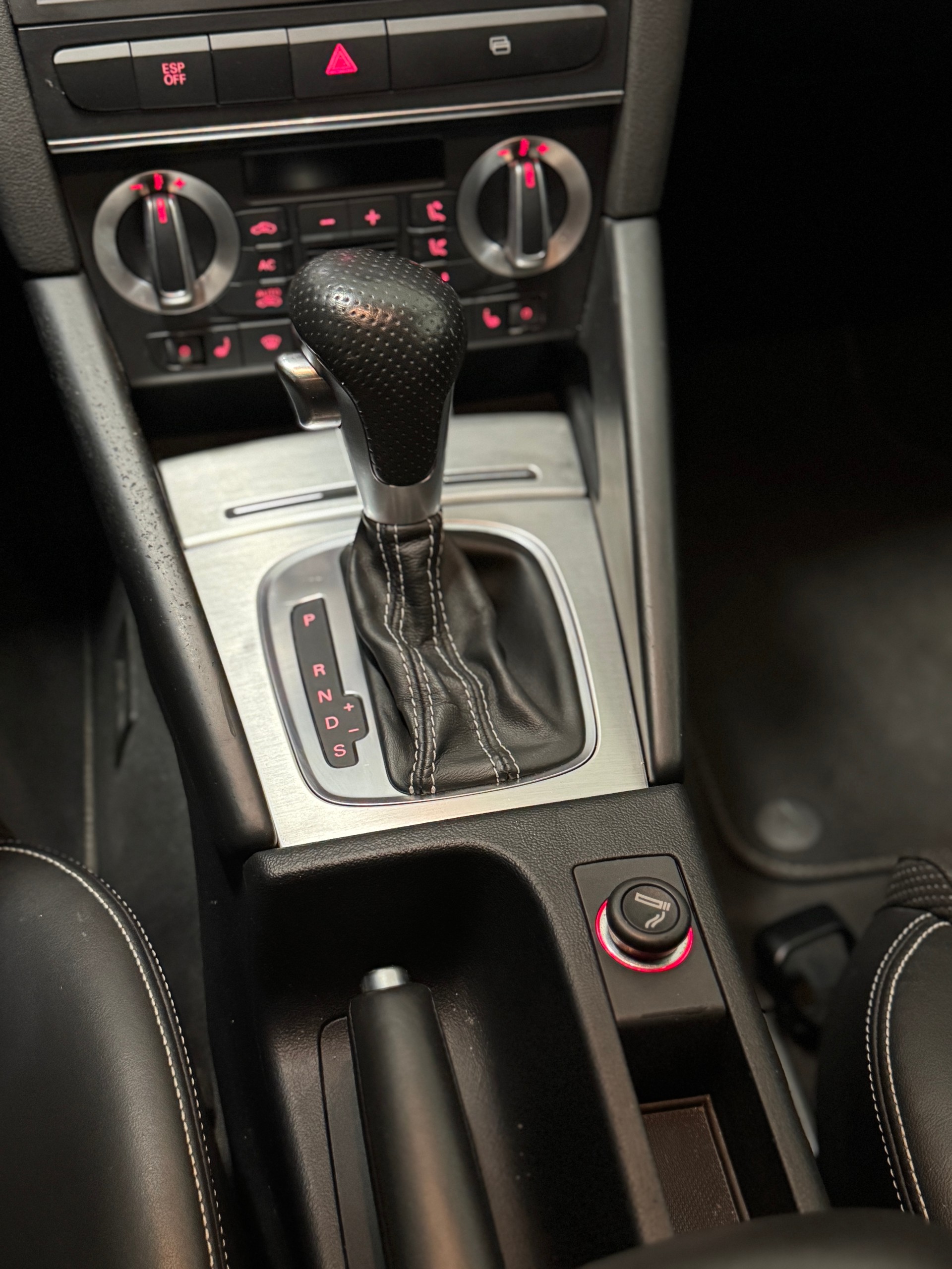 AUDI A3 Sportback 2.0 TFSI Ambition quattro S-tronic *S-Line*-image-12