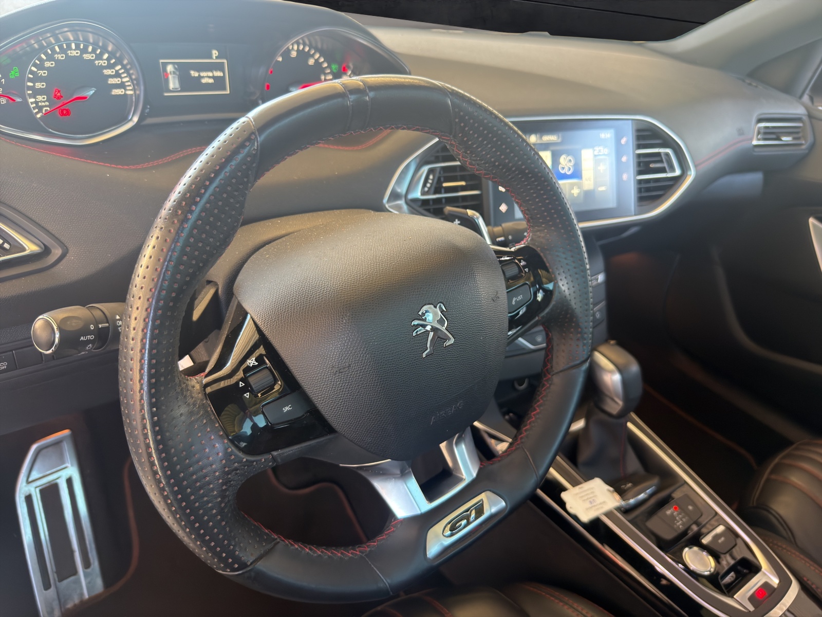 PEUGEOT 308 SW 2.0 BlueHDI GT-image-9