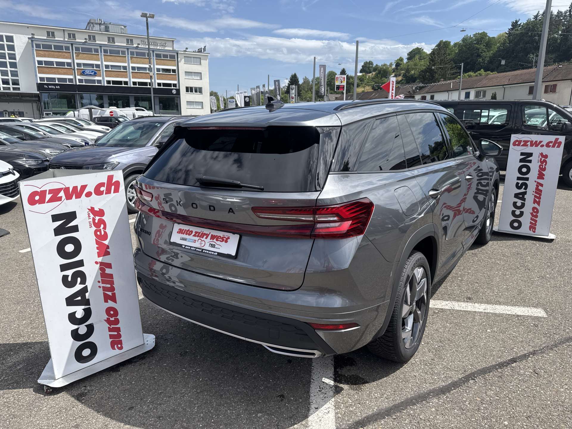 SKODA Kodiaq 2.0 TDi Sportline DSG-Automat 7-Plätzer-image-2