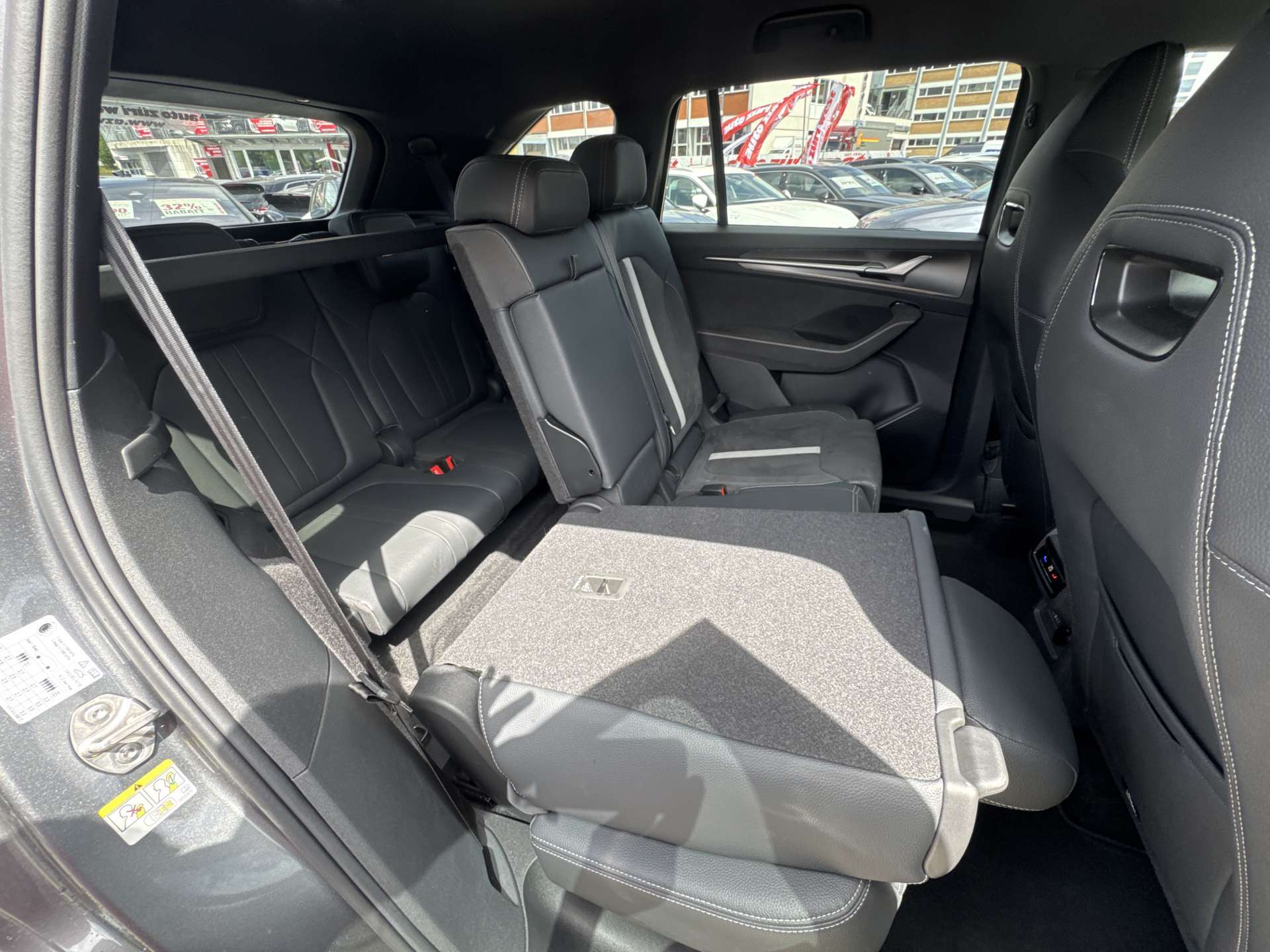 SKODA Kodiaq 2.0 TDi Sportline DSG-Automat 7-Plätzer-image-6
