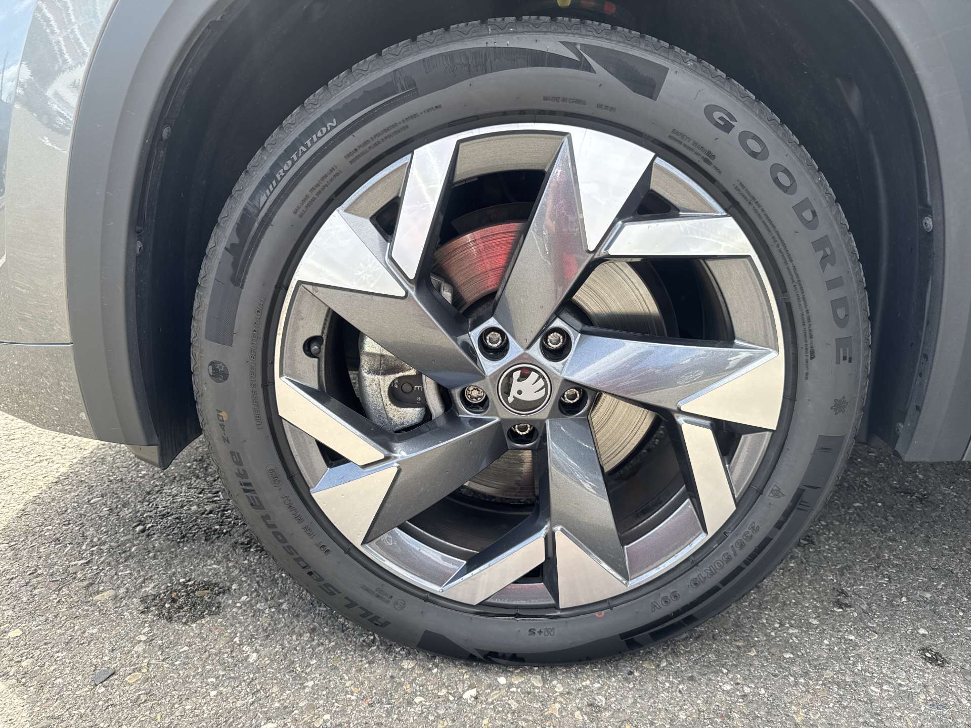 SKODA Kodiaq 2.0 TDi Sportline DSG-Automat 7-Plätzer-image-8