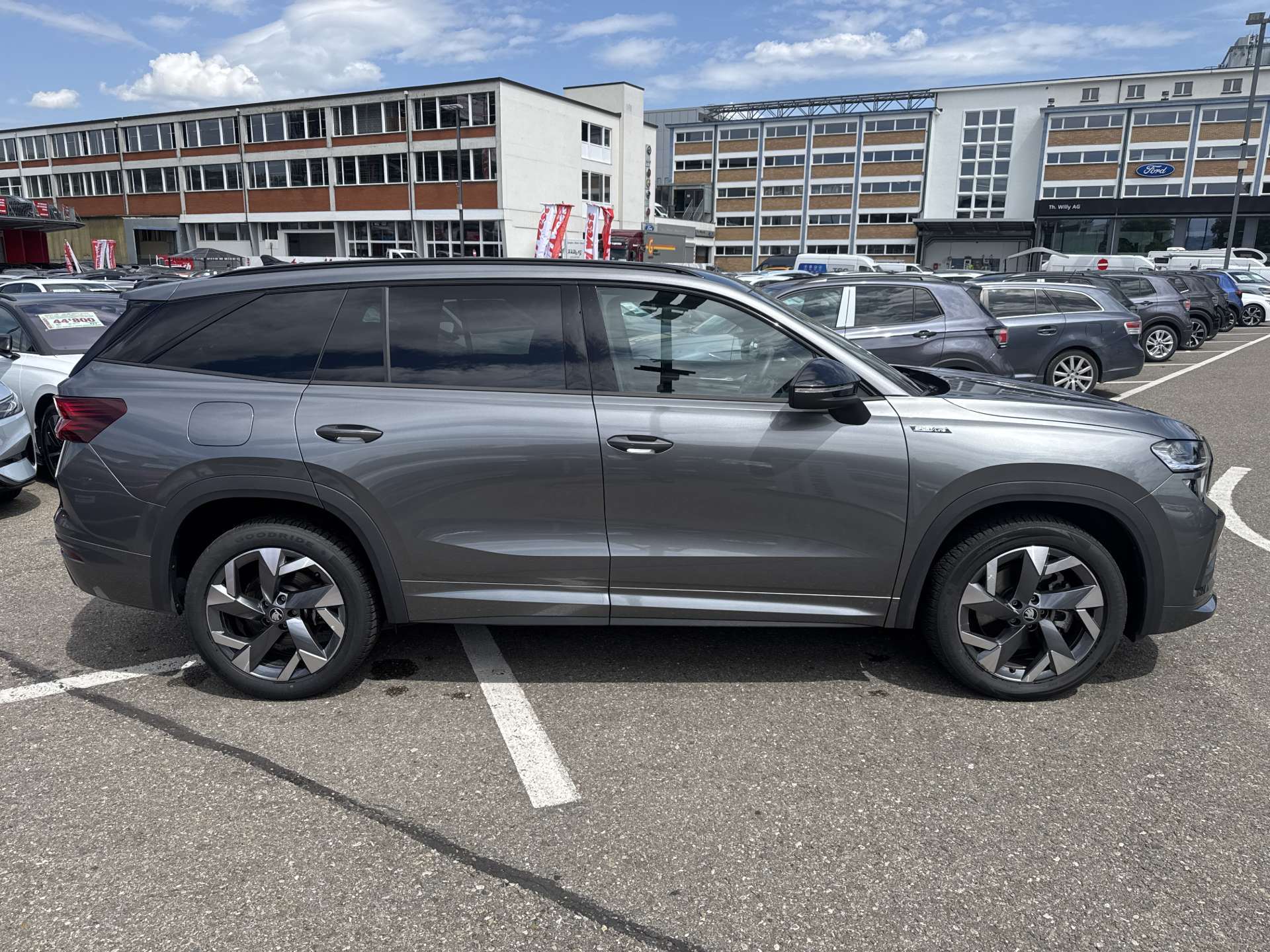 SKODA Kodiaq 2.0 TDi Sportline DSG-Automat 7-Plätzer-image-10