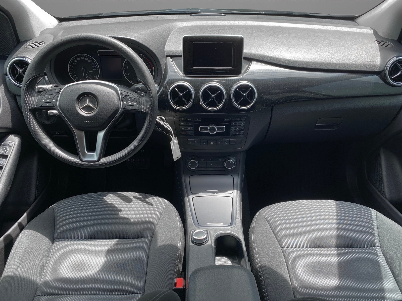 MERCEDES-BENZ B 180 7G-DCT-image-8