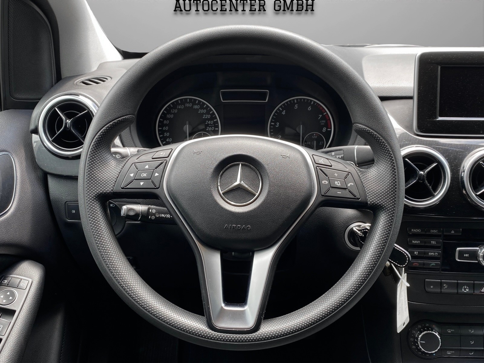 MERCEDES-BENZ B 180 7G-DCT-image-9