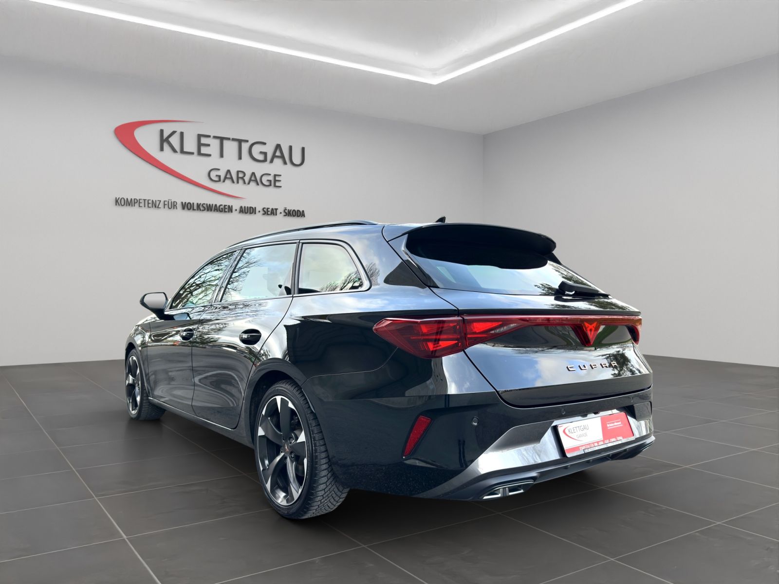 CUPRA Leon ST 1.5 eTSI DSG-image-4