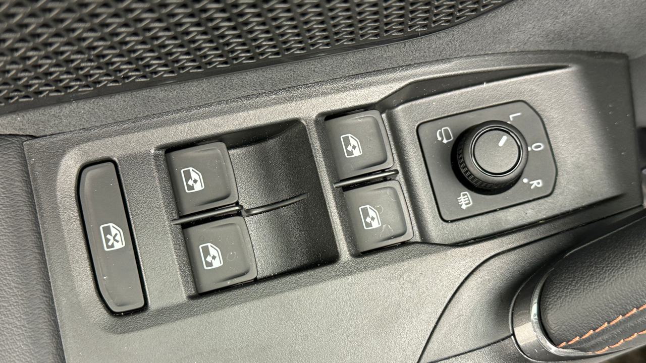 CUPRA Formentor 1.5 e-HYBRID pHEV VZ Black Edition-image-8