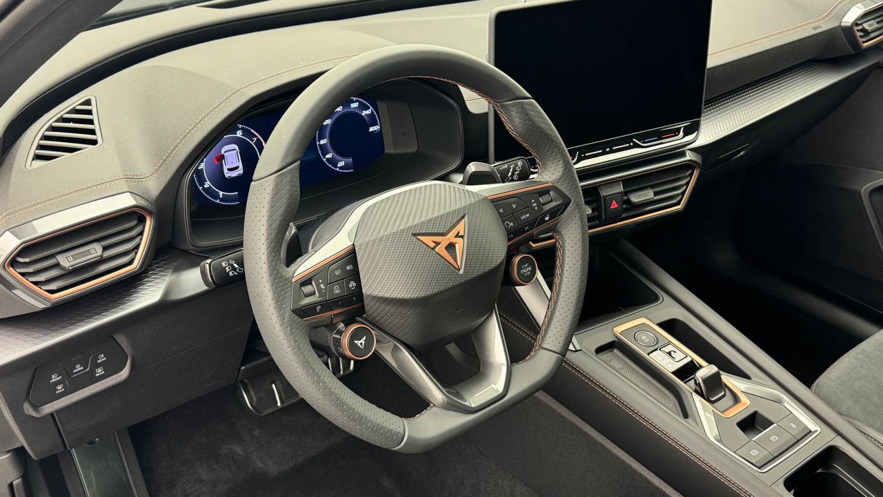CUPRA Formentor 1.5 e-HYBRID pHEV VZ Black Edition-image-6