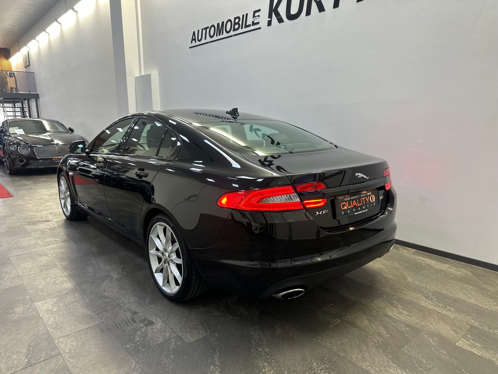 JAGUAR XF 3.0 V6 S/C Luxury 4x4-image-3