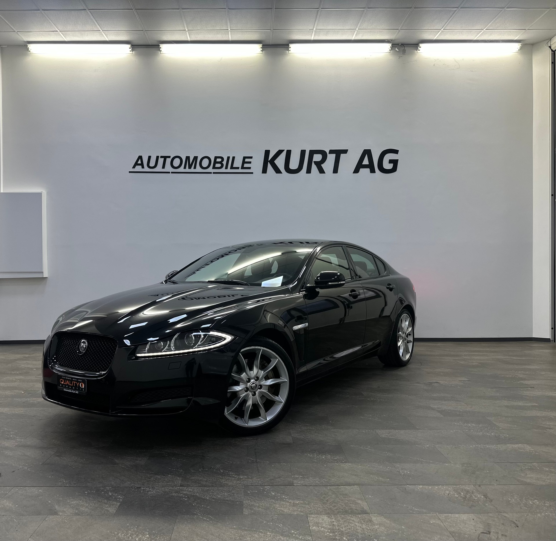 JAGUAR XF 3.0 V6 S/C Luxury 4x4-image-0