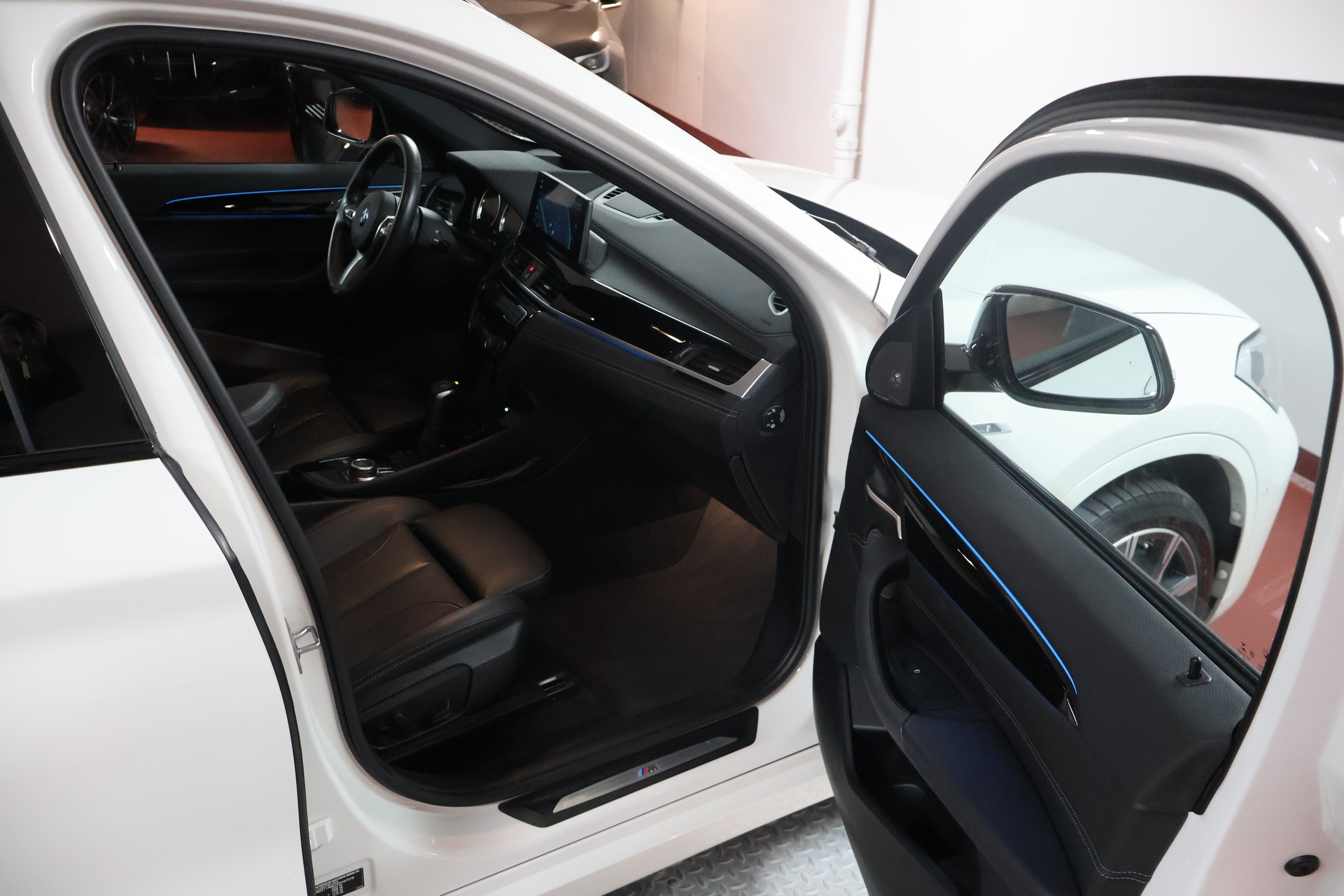 BMW X1 xDrive 25e M Sport Steptronic-image-12
