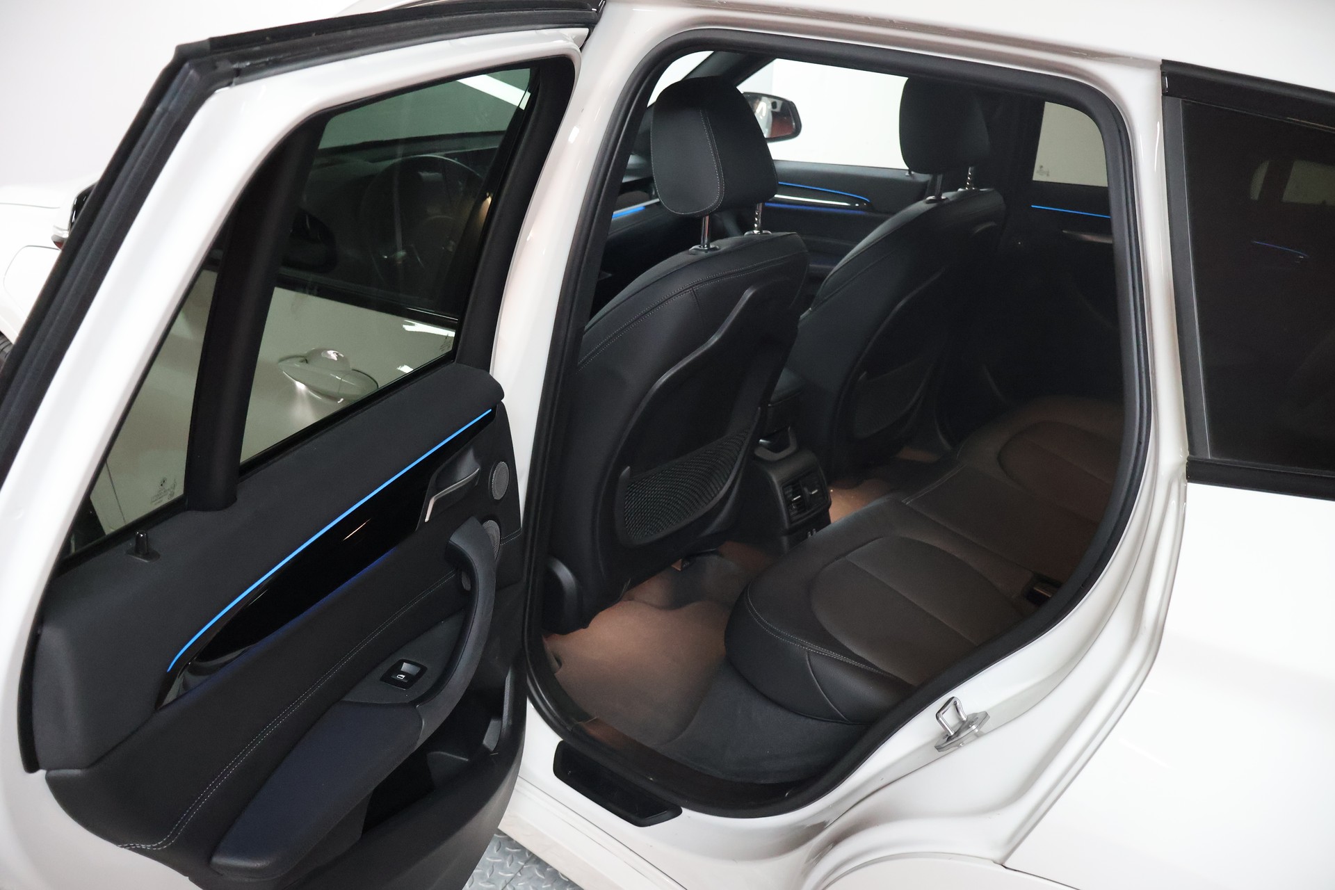 BMW X1 xDrive 25e M Sport Steptronic-image-15