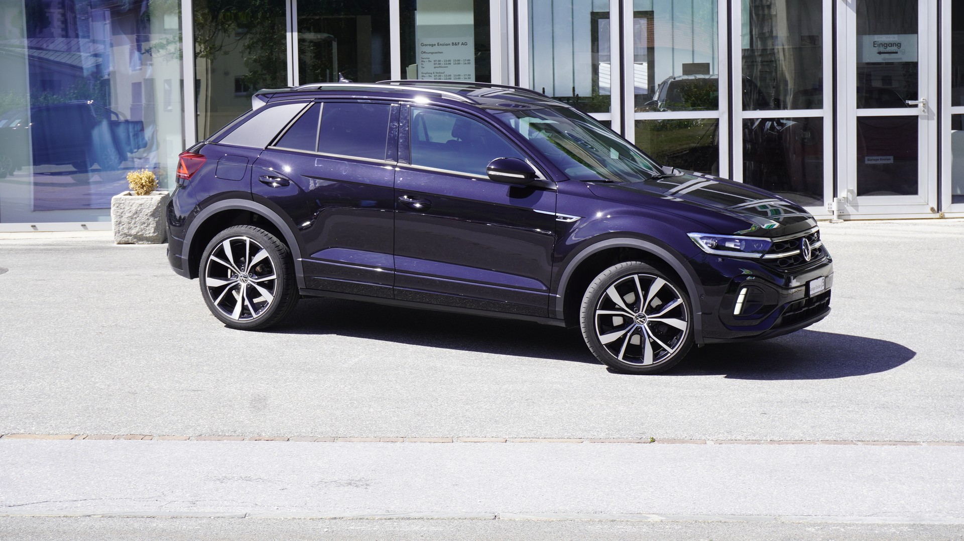 VW T-Roc 2.0 TSI R-Line DSG 4Motion-image-5
