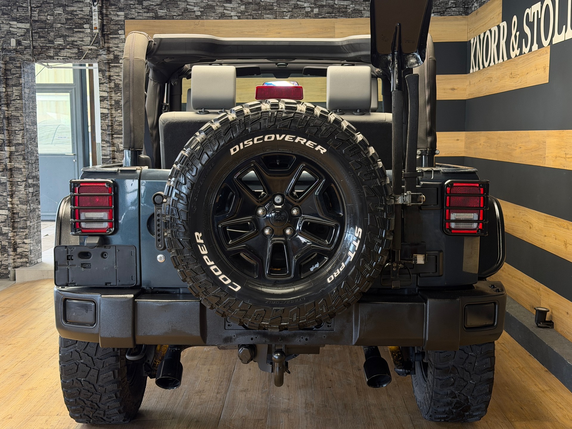 JEEP Wrangler 3.8 Unlimited Rubicon Sahara Automatic-image-8