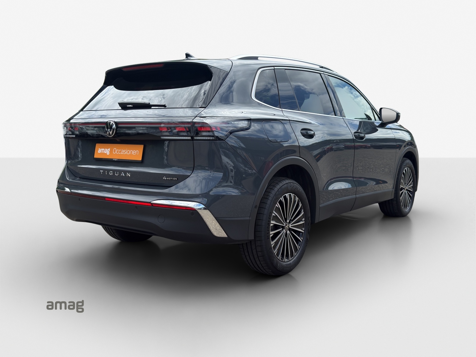 VW Tiguan 2.0 TSI DSG Elegance 4Motion-image-4