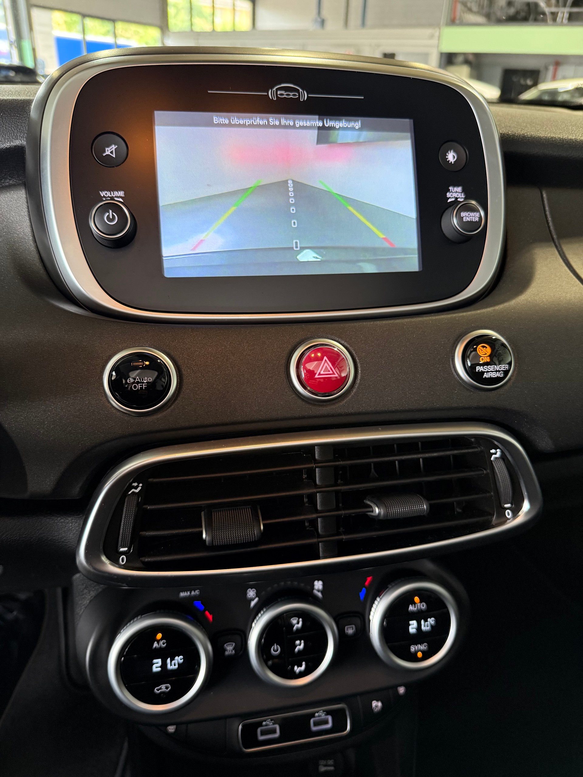 FIAT 500X 1.5 Hybrid Soft Top Sport DCT-image-12